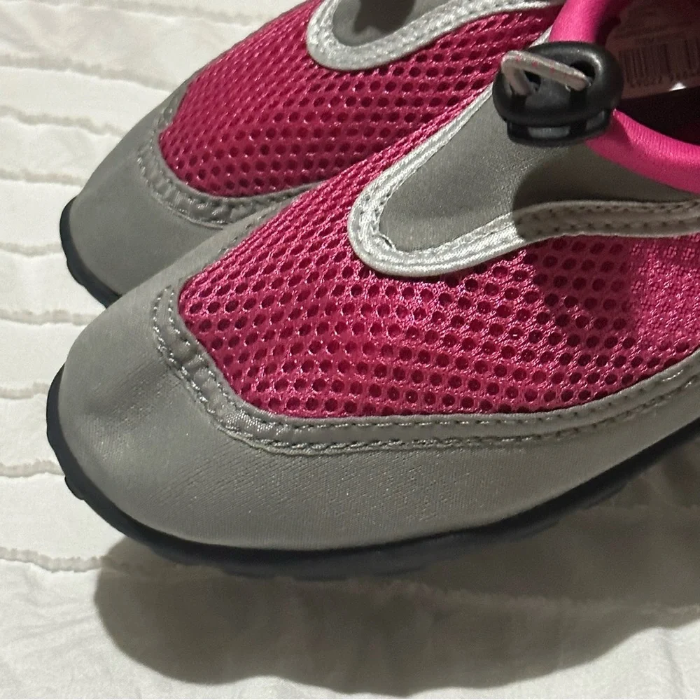 West Loop Girl’s Water Shoe Size Medium 2/3